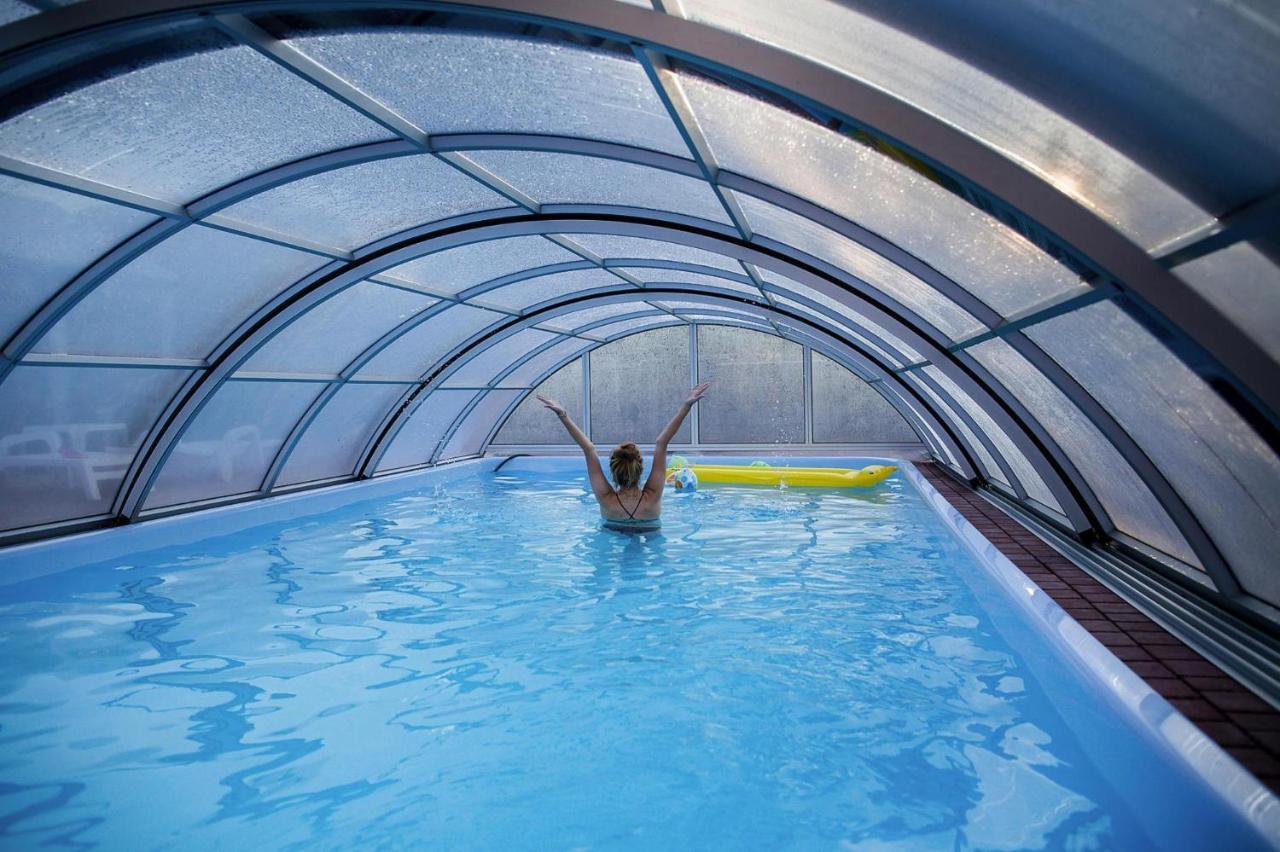 Holiday Resort With The Pool, Wiselka Exterior photo